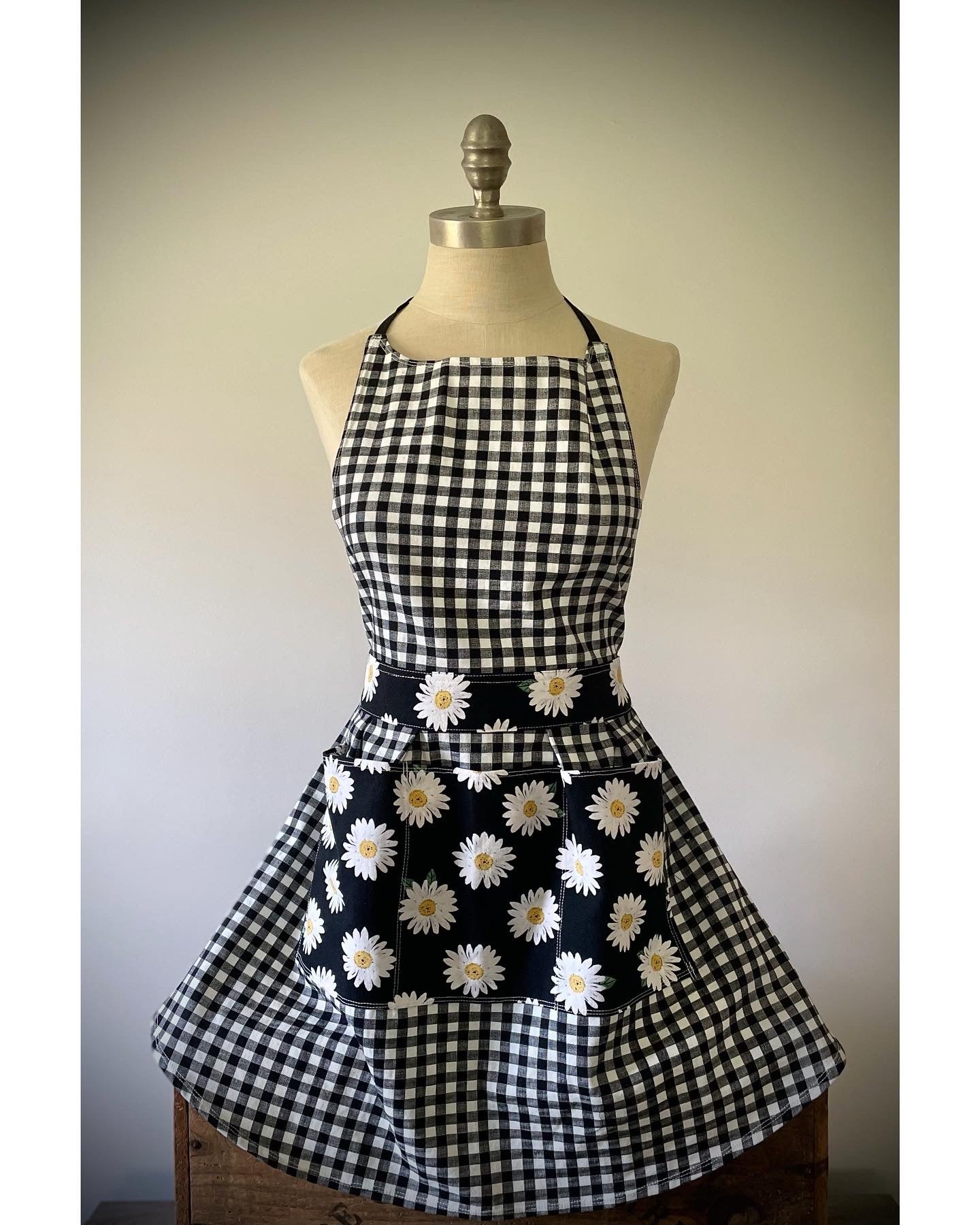 Cecilia - Daisy on Gingham Black