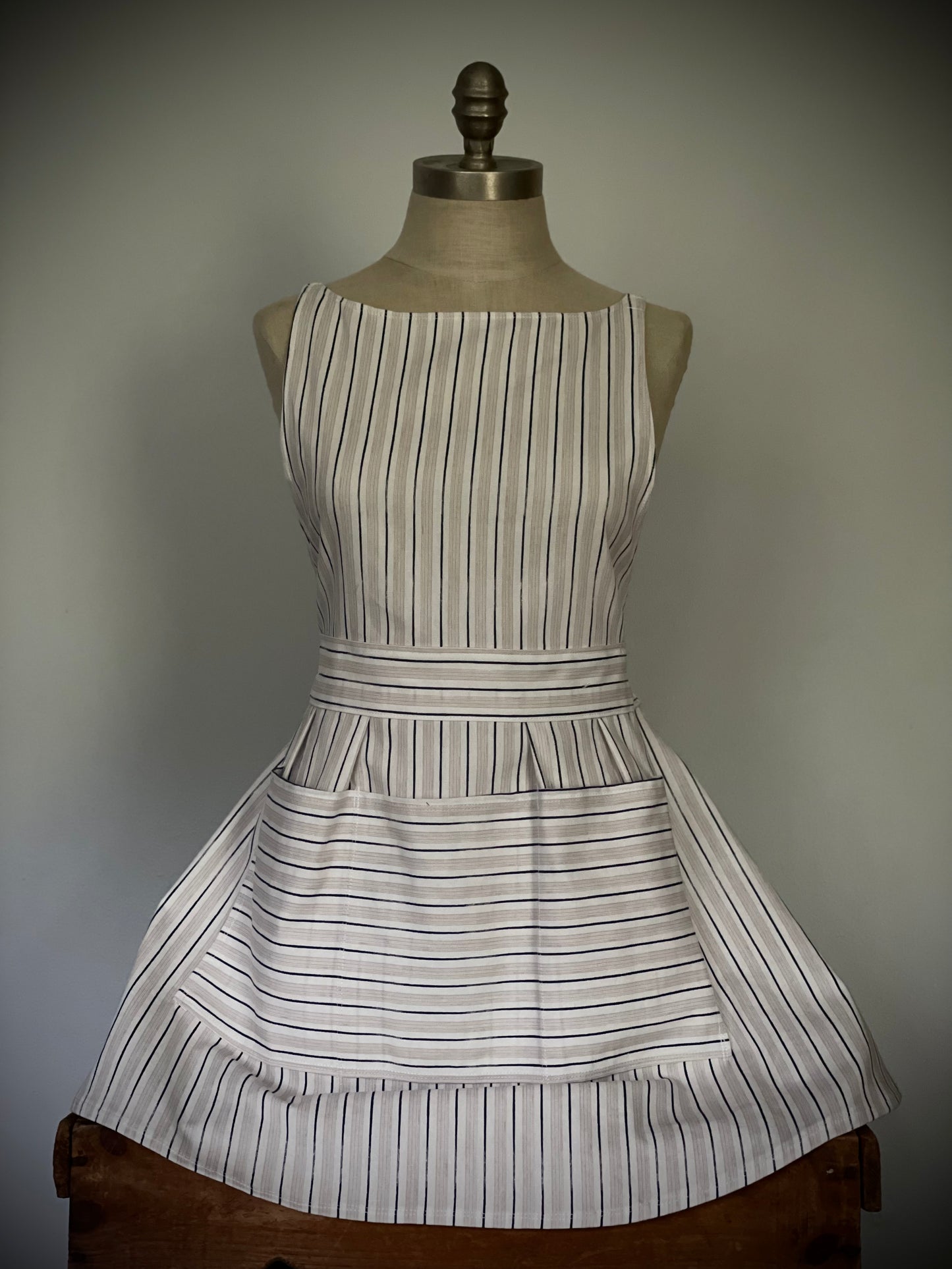 Cecilia - Stripes Gray Navy