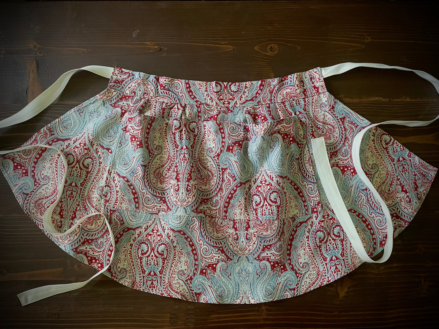 Alicia - Paisley Med Red