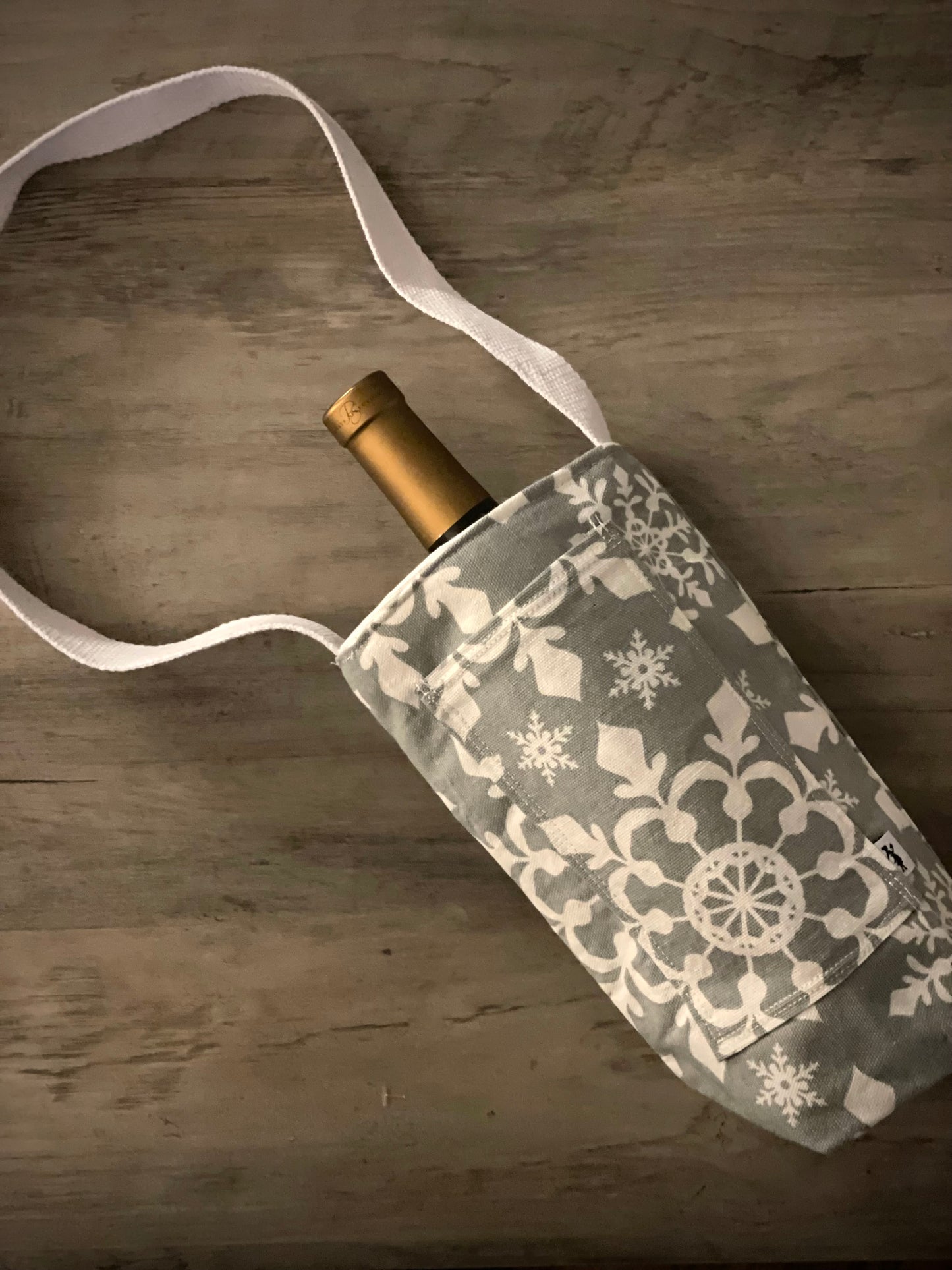 Single Wine Tote - Snowflake Sky