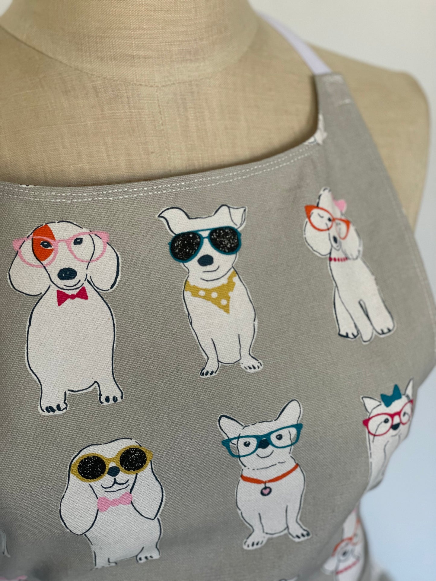 Cecilia - Pups in Glasses Gray